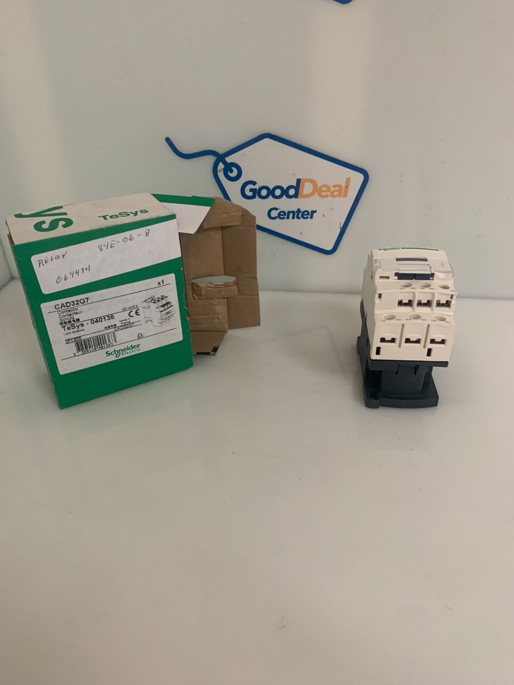 SCHNEIDER CONTACTOR CAD32G70