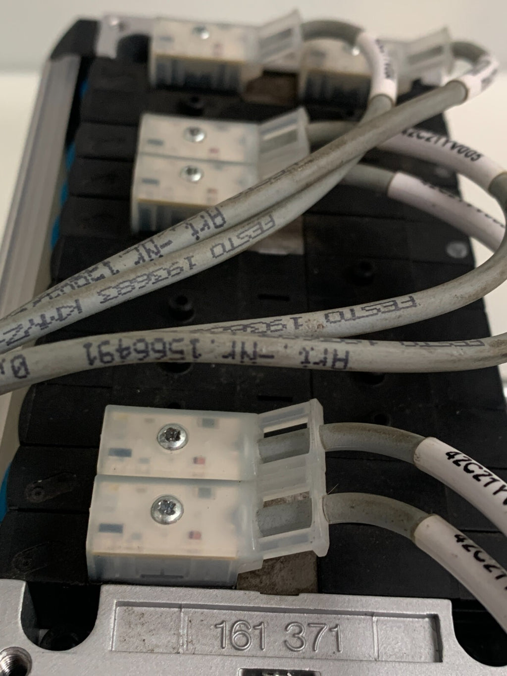 FESTO MANIFOLD PNEMATIC BLOCK 241795 (see description for parts)6