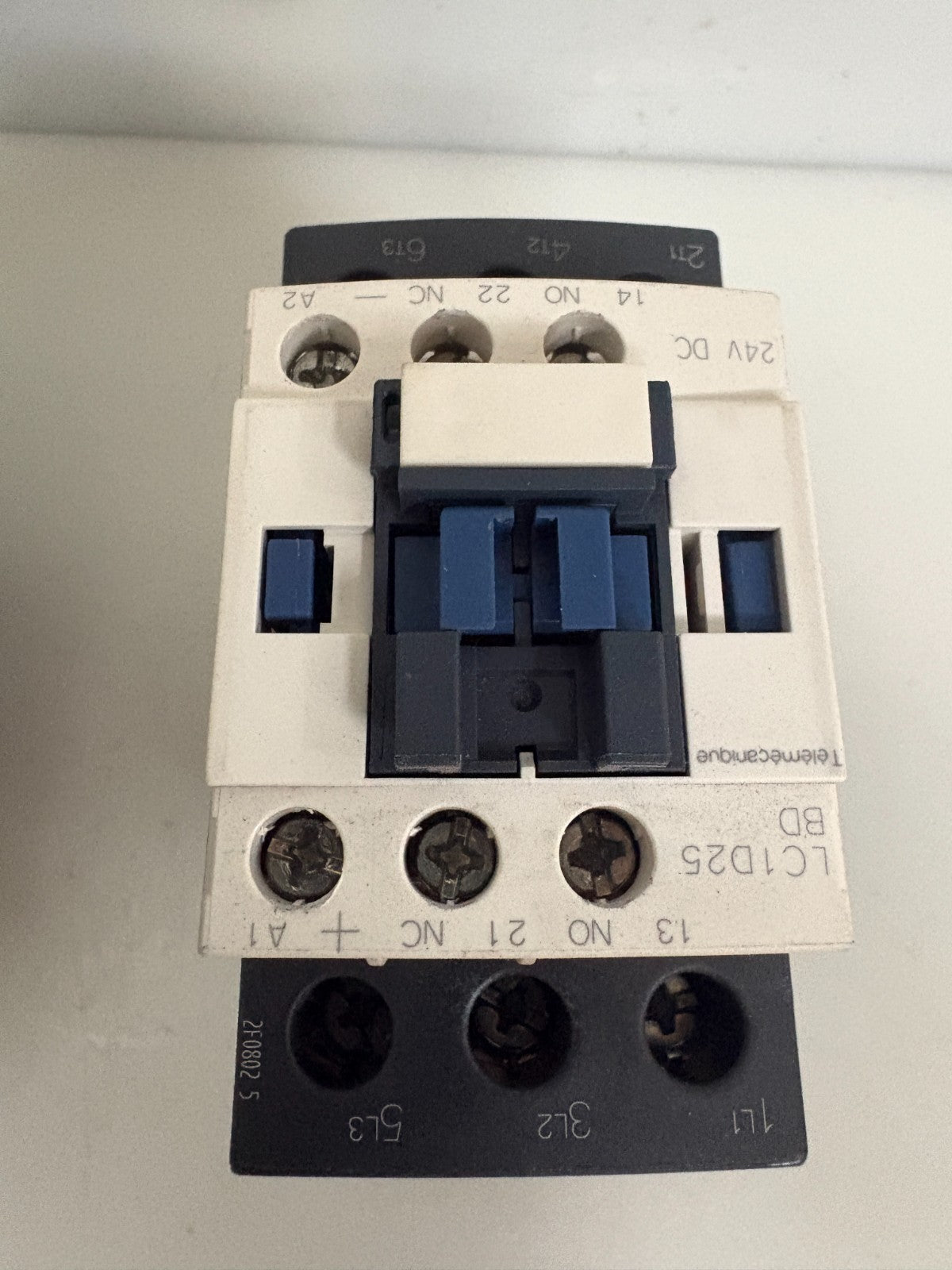 LOT OF 2 SCHNEIDER TELEMECANIQUE CONTACTOR 24V DC LC1D25 BD