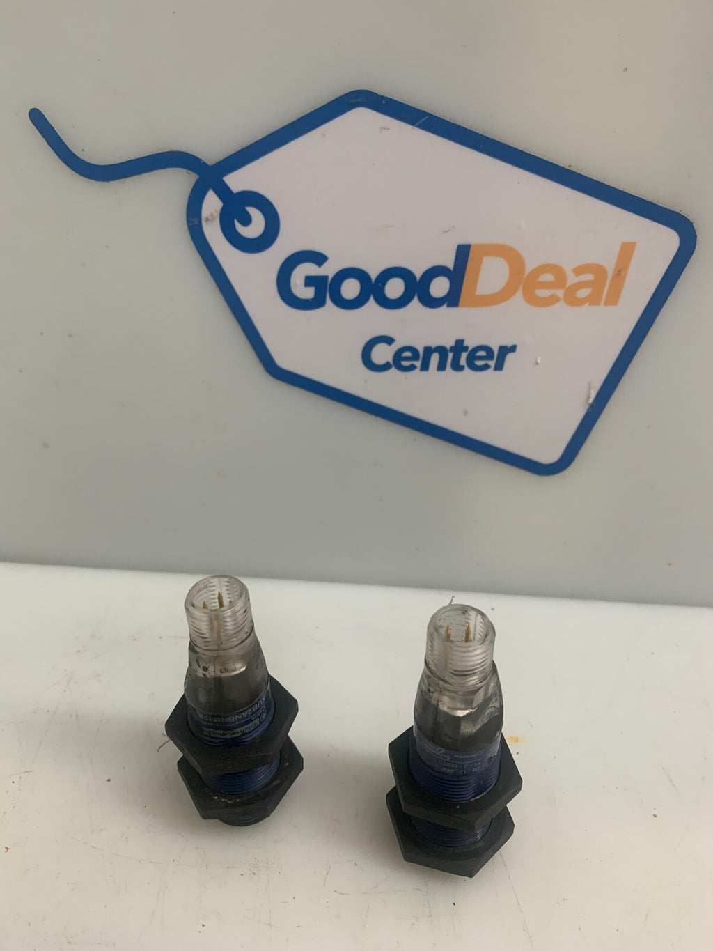 SCHNEIDER ELECTRIC XUB2ANBNM12R Photoelectric Sensor  (Lot of 2)1