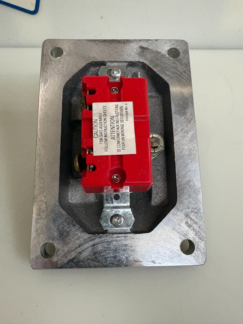 COOPER CROUSE HINDS EXPLOSION PROOF FRONT OPERATION SNAP SWITCH COVER DSD933 SA2