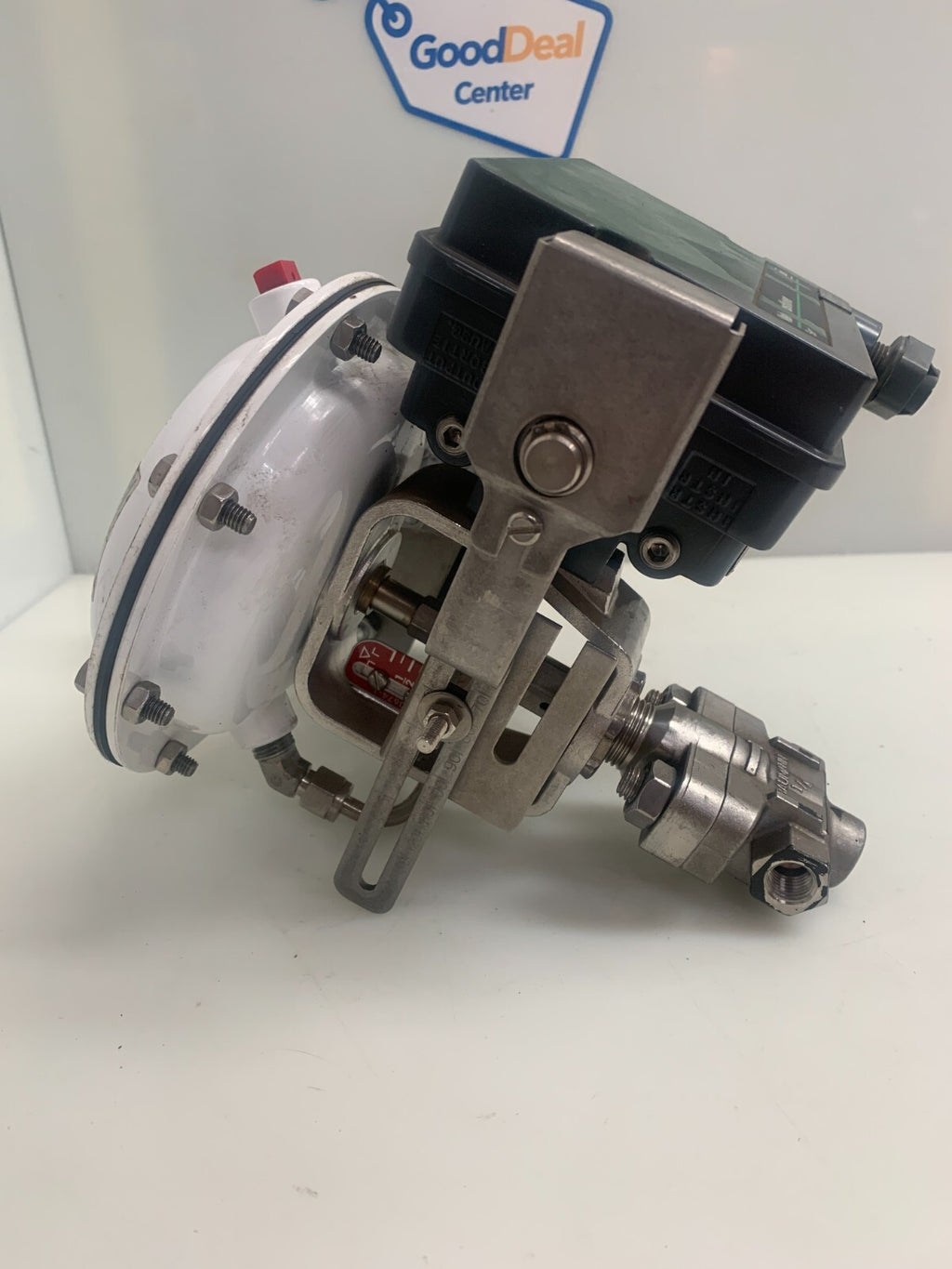 EMERSON FISHER  Valve Positioner Type 3660  w/Control Valve & Pressure Regulator