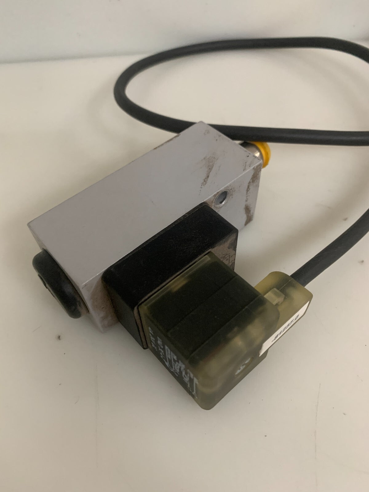 FESTO PRESSURE SWITCH PEV-1/4-B-OD 175250 W/CABLE1