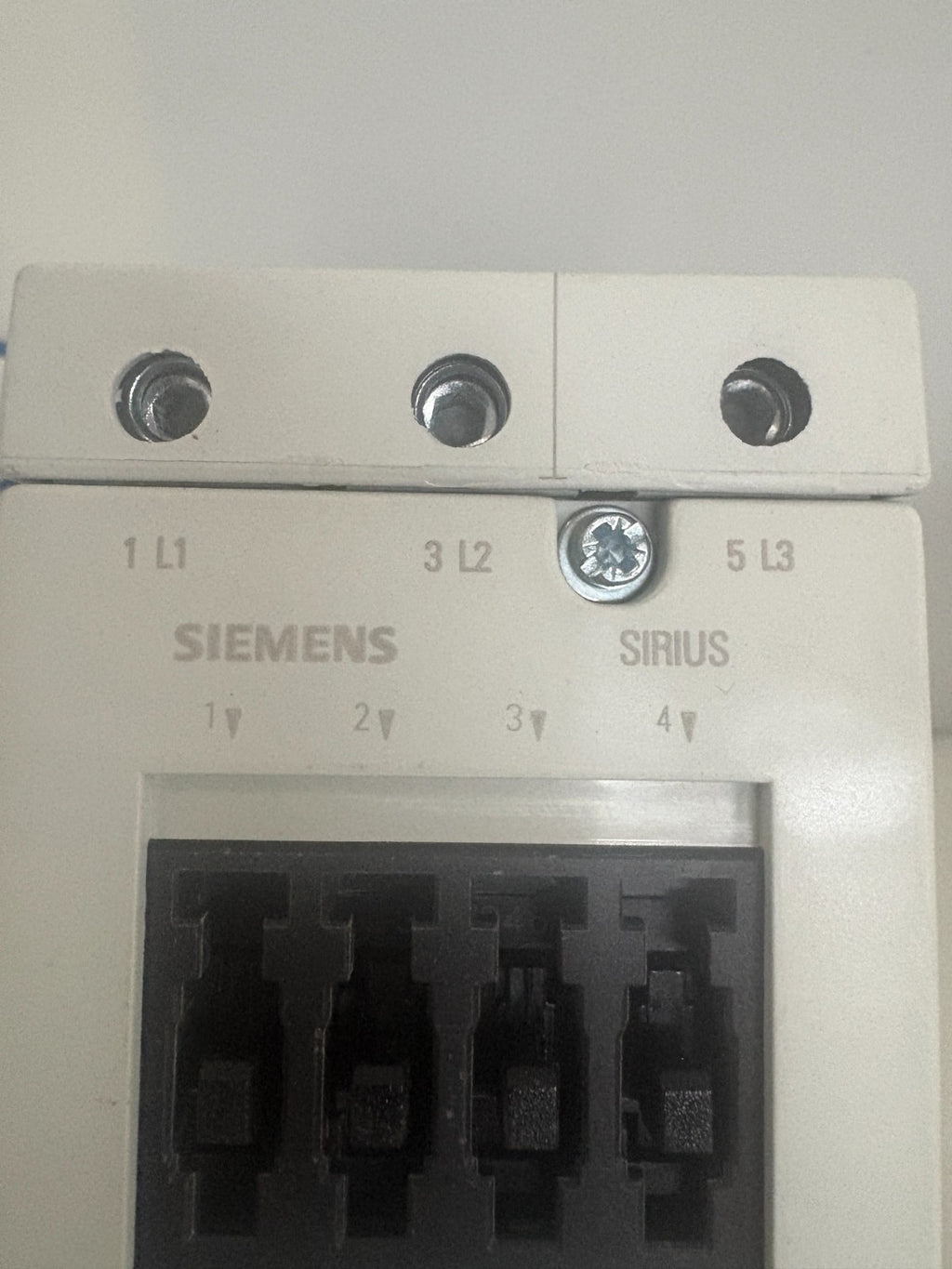 SIEMENS SIRIUS 3PH CONTACTOR 3RT1046-1AK601