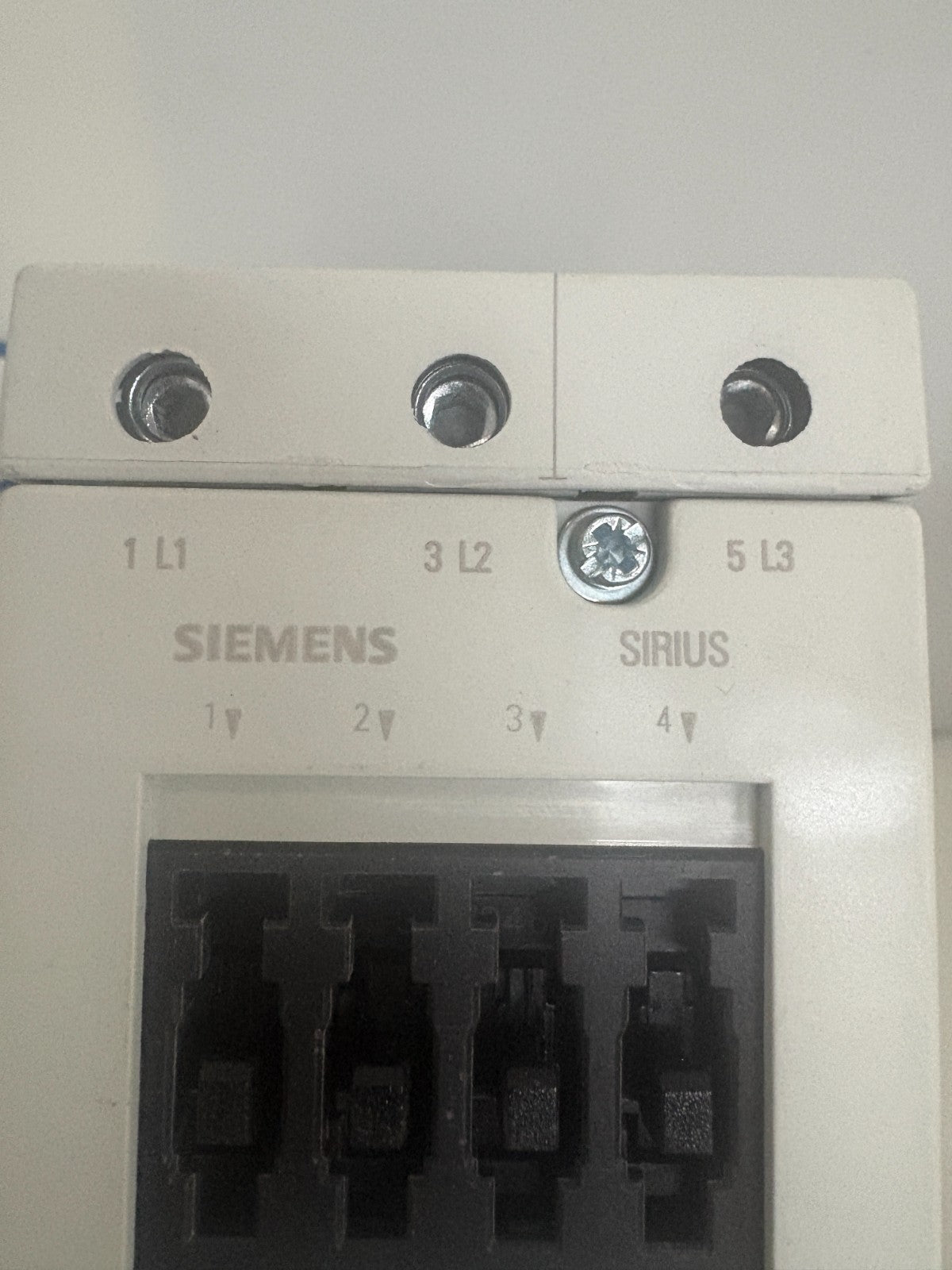 SIEMENS SIRIUS 3PH CONTACTOR 3RT1046-1AK601