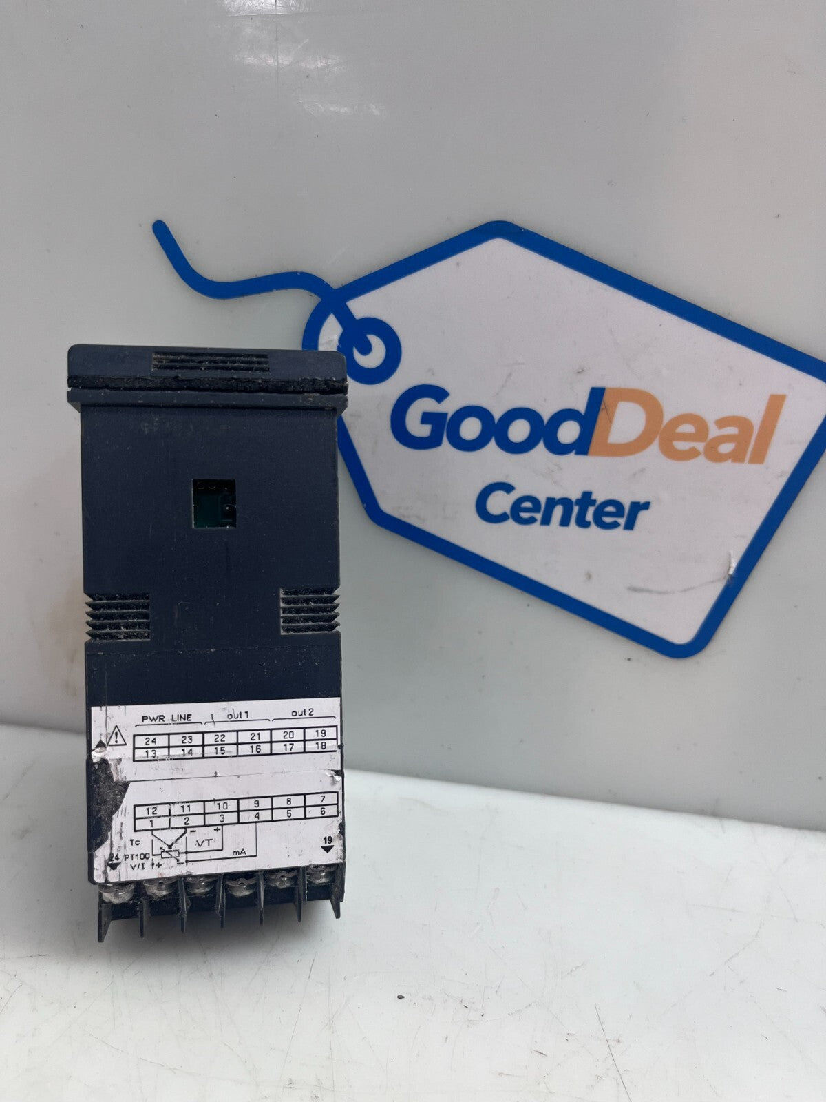 GEFRAN 600  F000052 Digital Temperature Controller 600-R-R-0-0-1 (Missing parts)1