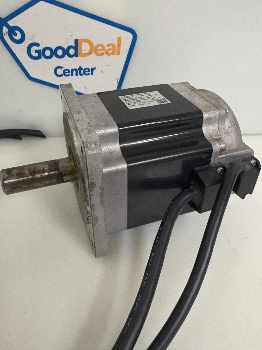 ALLEN BRADLEY INVERTER DUTY AC SERVO MOTOR CAT # TLY-A2530P-HJ62AN1