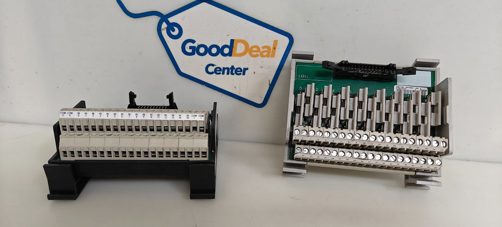 LOT OF 2 ALLEN BRADLEY RELAY 700-HC2AA1 SER-D W/BASE 700-HN104 D1