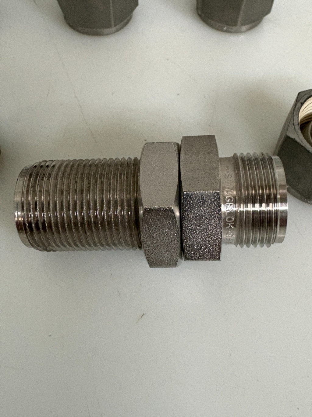 LOT OF 5 SWAGELOK S.STEEL TUBE STRAIGHT FITTING 1/2" X 1/2" NPT 316 YFP