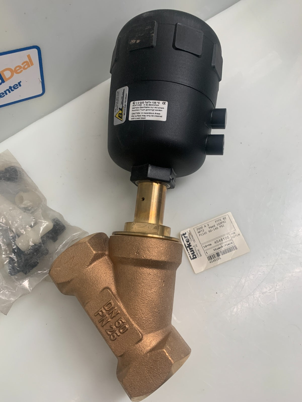 BURKERT  62-140 PSI   2 Way Angle Seat Valve  454610G