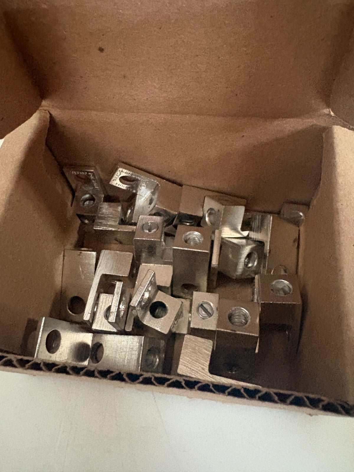 LOT OF 2 PANDUIT TERMINAL CONNECTOR RECTANGULAR LUG LAMA6-14-QY 25 IN BOX2