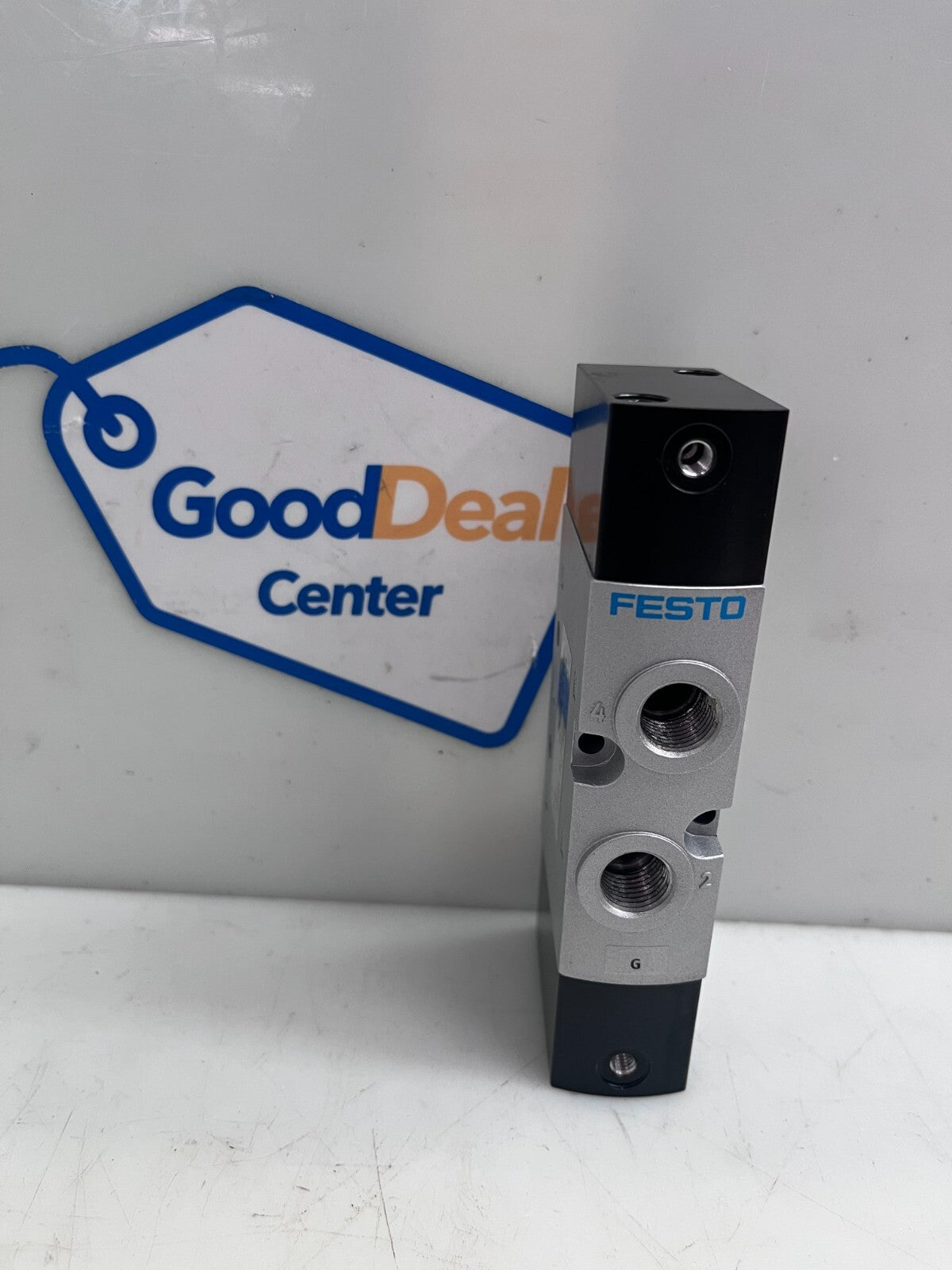 FESTO VUWS-L25-P53C-M-G14  Pneumatic Valve 575529  (NEW)1