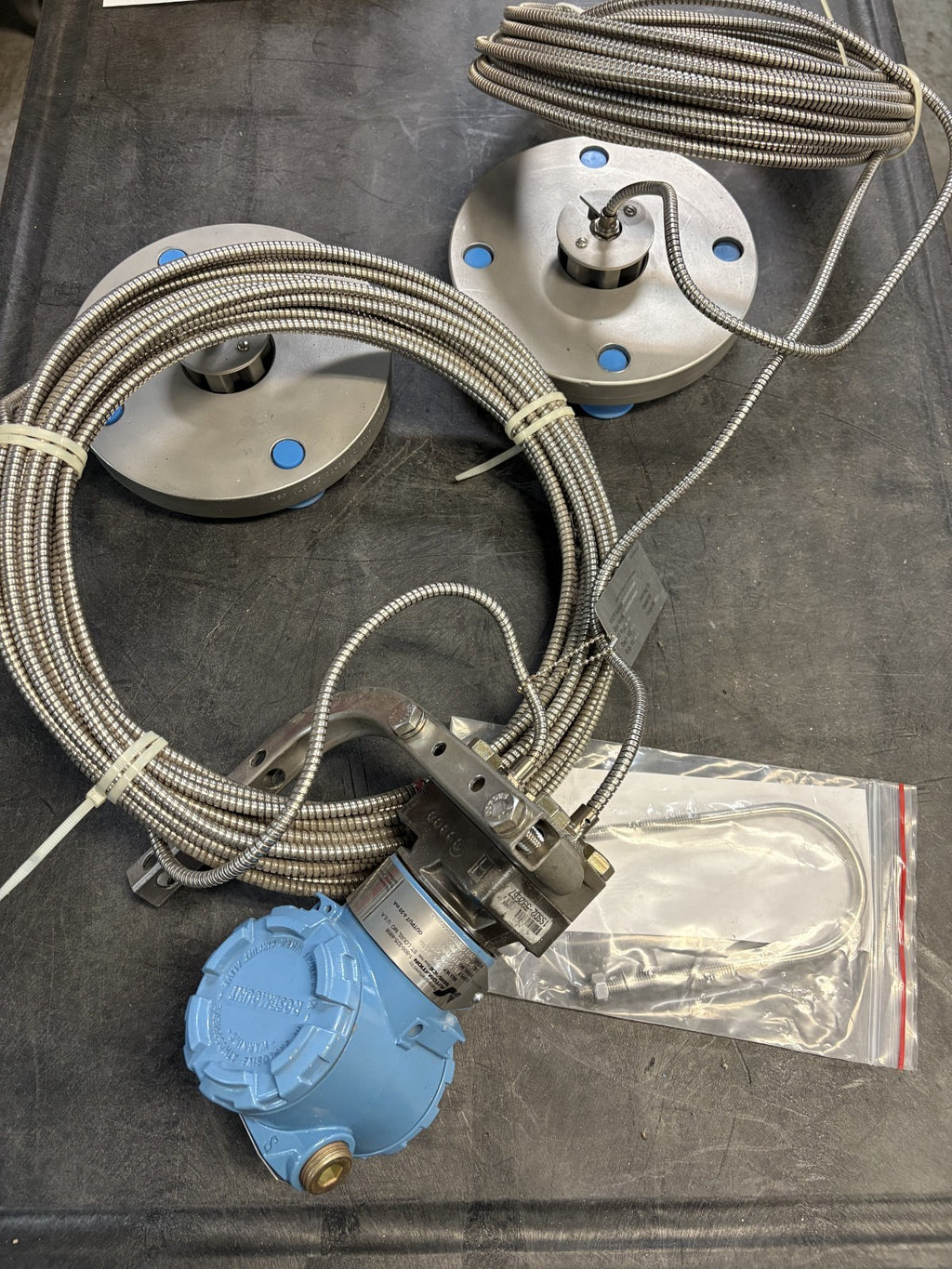 ROSEMOUNT PRESSURE TRANSMITTER 3051CD2A22A1A58B4 W/2ISI BARS LOWER HOUSING0