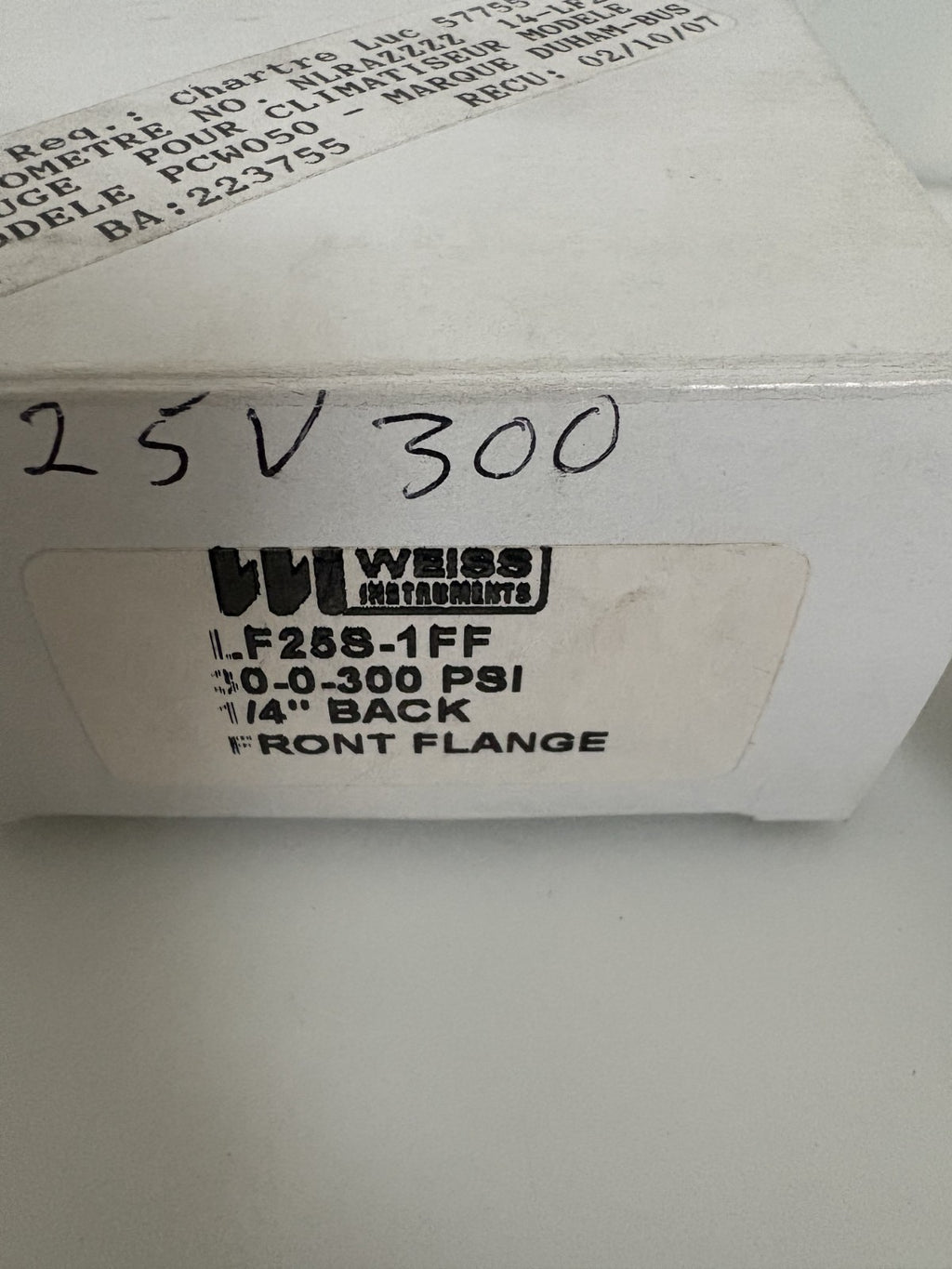 WEISS INSTRUMENT FRONT FLANGE PRESSURE GAUGE 0-300PSI
