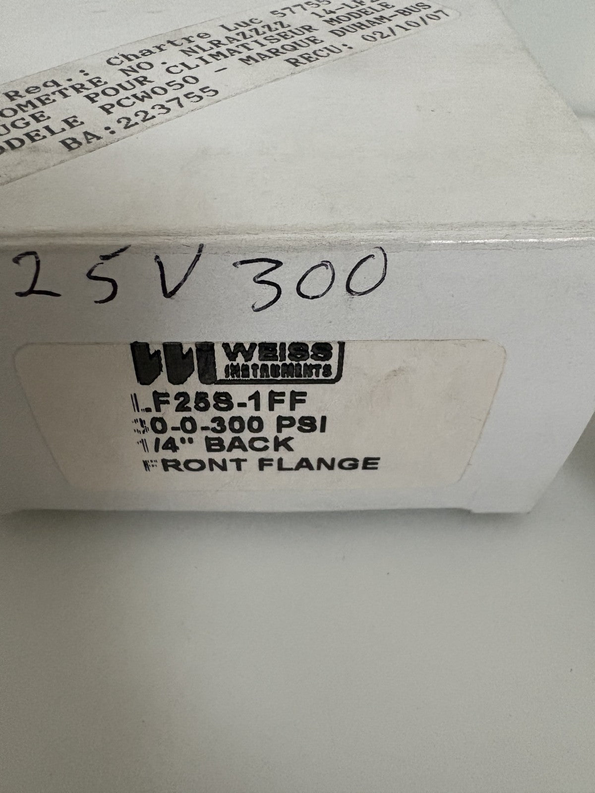 WEISS INSTRUMENT FRONT FLANGE PRESSURE GAUGE 0-300PSI
