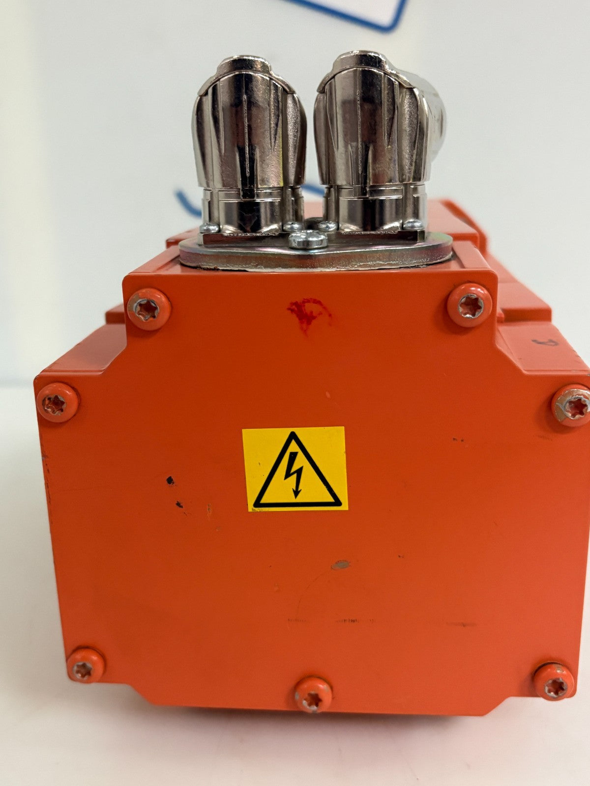 ABB ROBOT SERVO MOTOR MU 200/FM 3HAC040407-001 4