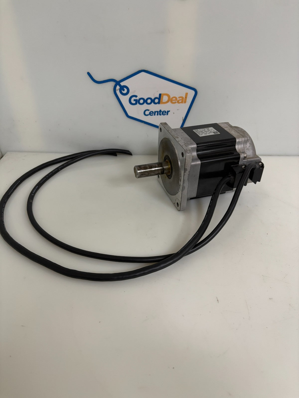 ALLEN BRADLEY INVERTER DUTY AC SERVO MOTOR CAT # TLY-A2530P-HJ62AN0