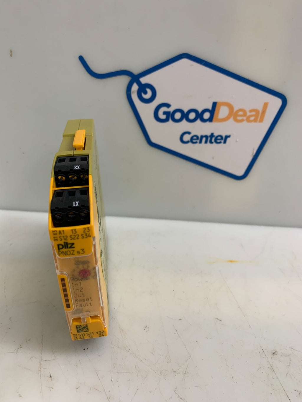 PILZ 750103 PNOZ s3  24VDC 2 n/o Safety Relay0