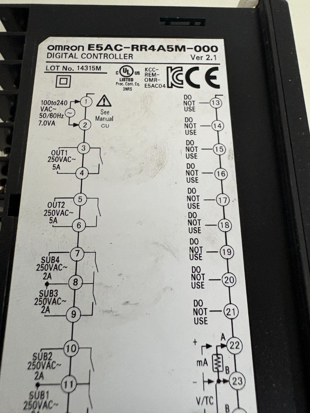 OMRON DIGITAL CONTROLLER E5AC-RR4A5M-000