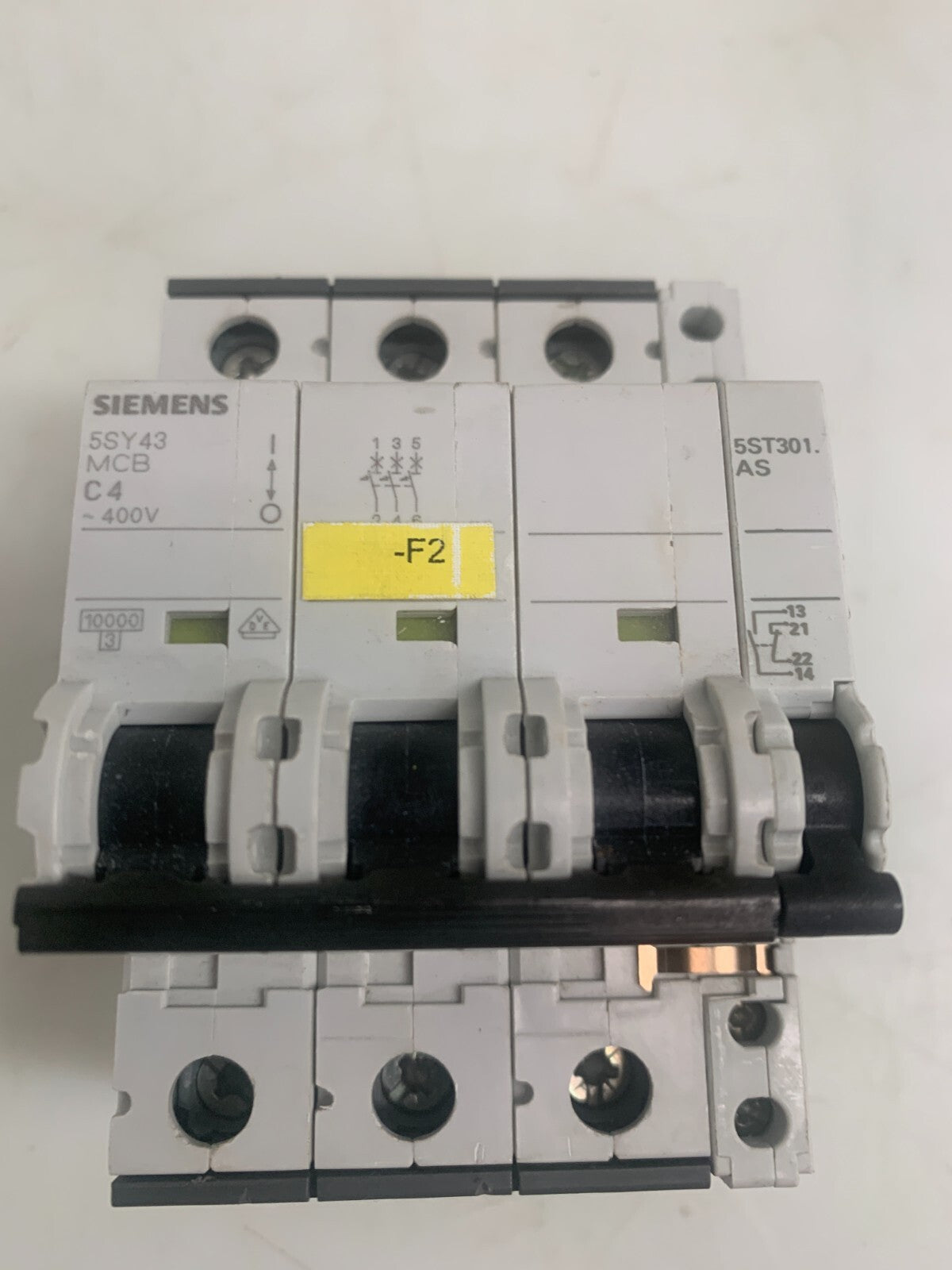 SIEMENS 5SY4304-7 Circuit Breaker  w/5ST3010 Auxiliary Switch