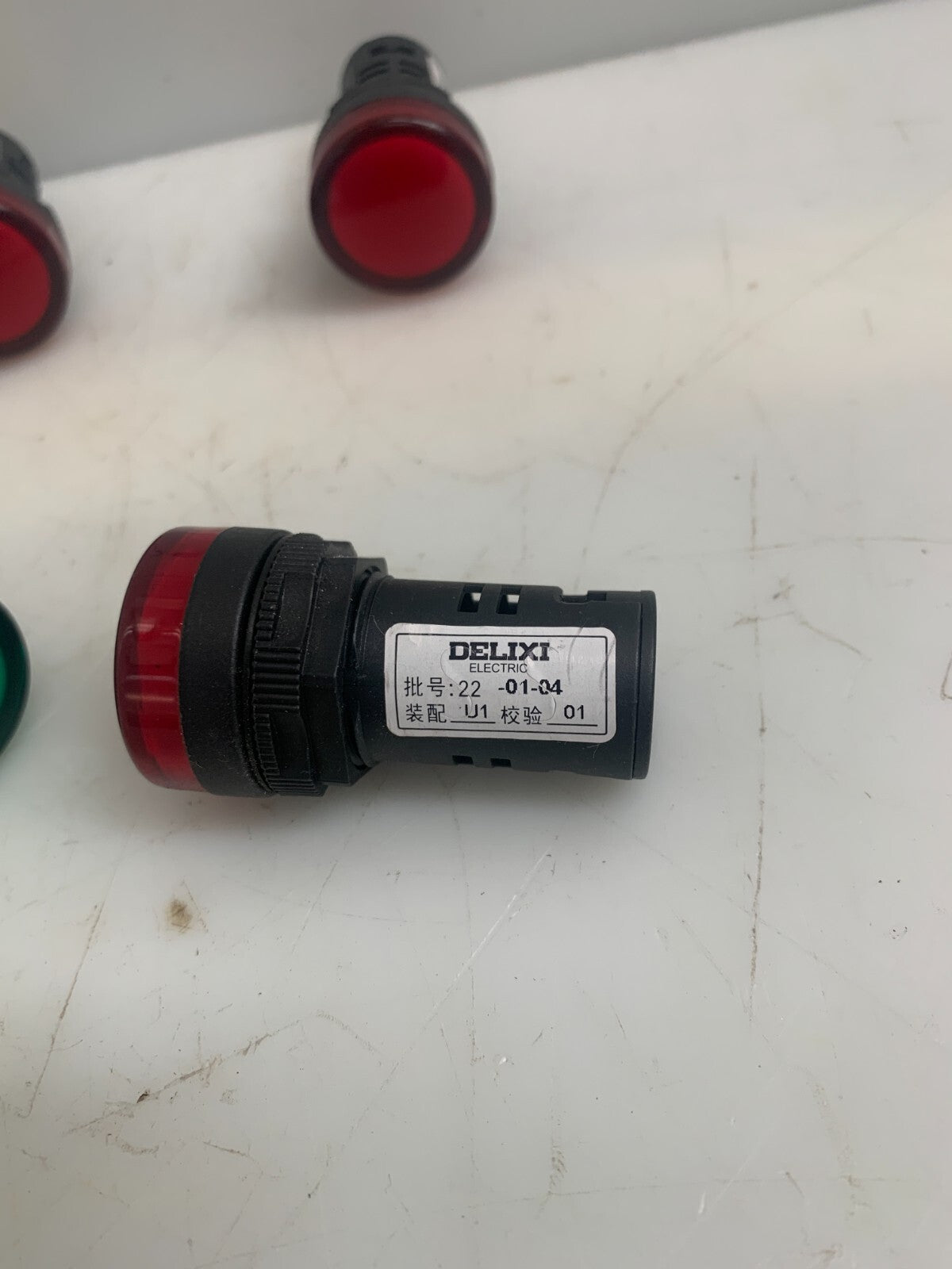 Lot of 6 Delixi LD11/22D/21 4 x Red 2 x Green Buttons