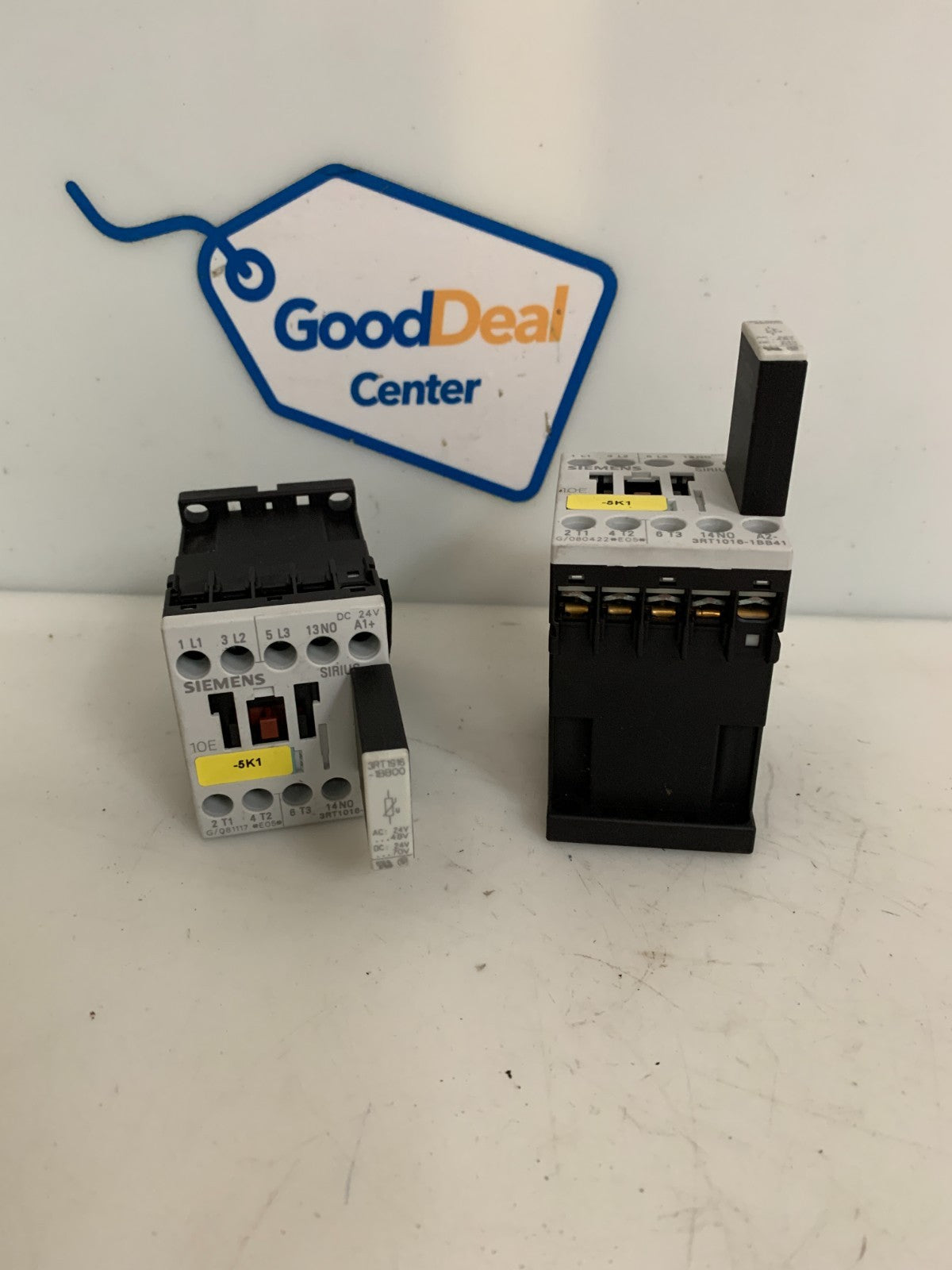 LOT OF 2 SIEMENS CONTACTOR 3RT1016-1BB41 W/3RT-191-1BB00