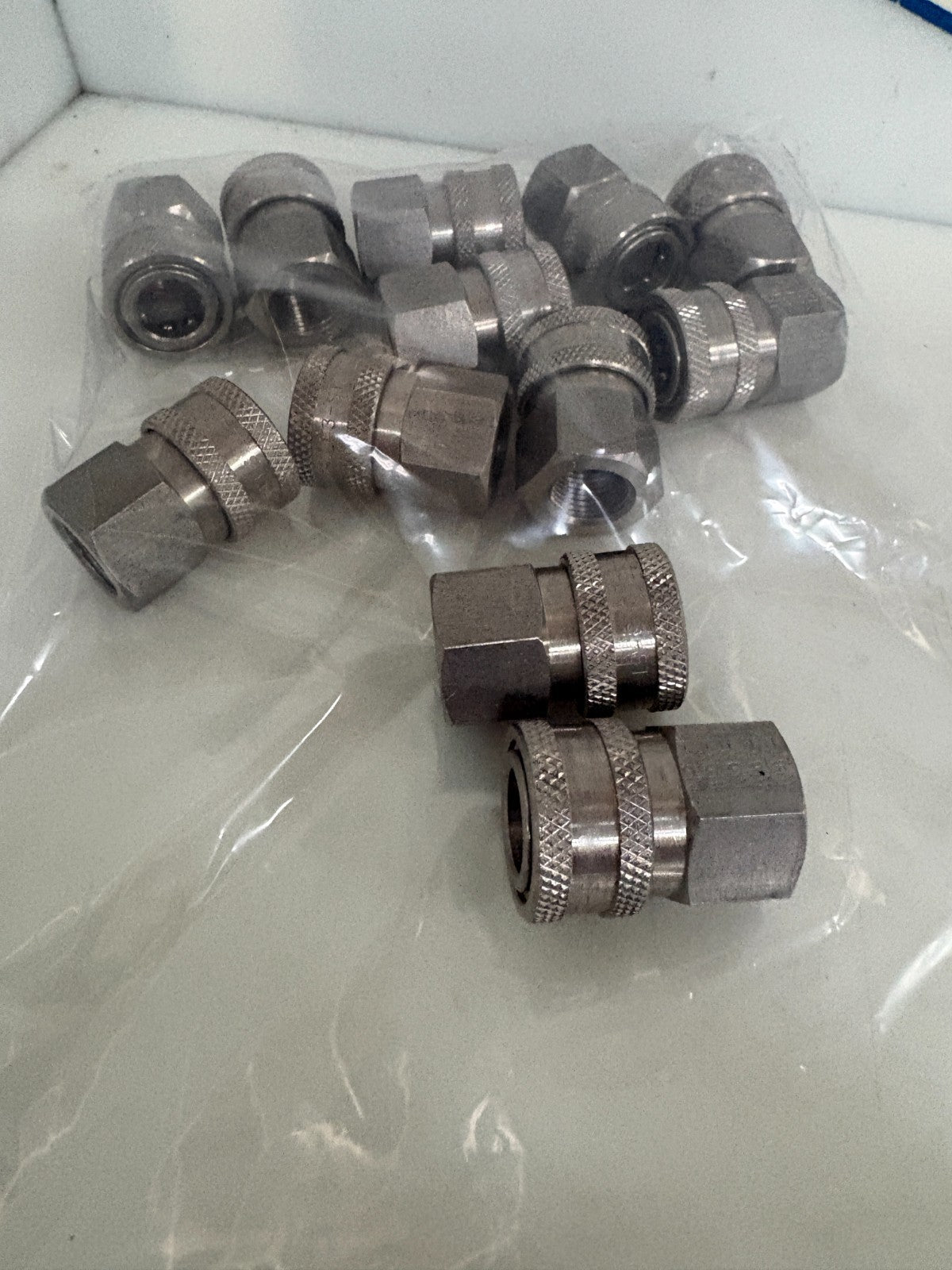 LOT OF 12 EATON 3/8 STAINLESS STEEL QUICK CONNECT COUPLING2