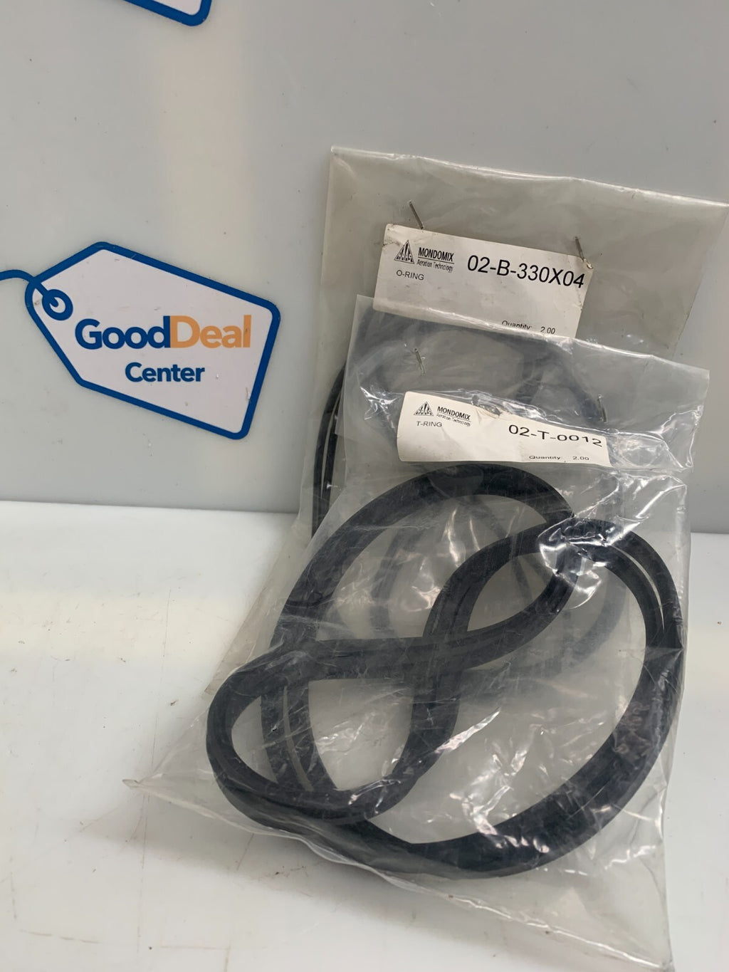 Mix lot of HAAS Mondomix bag of two 02-B-330X04 O-rings + two 02-T-0012 T-rings0