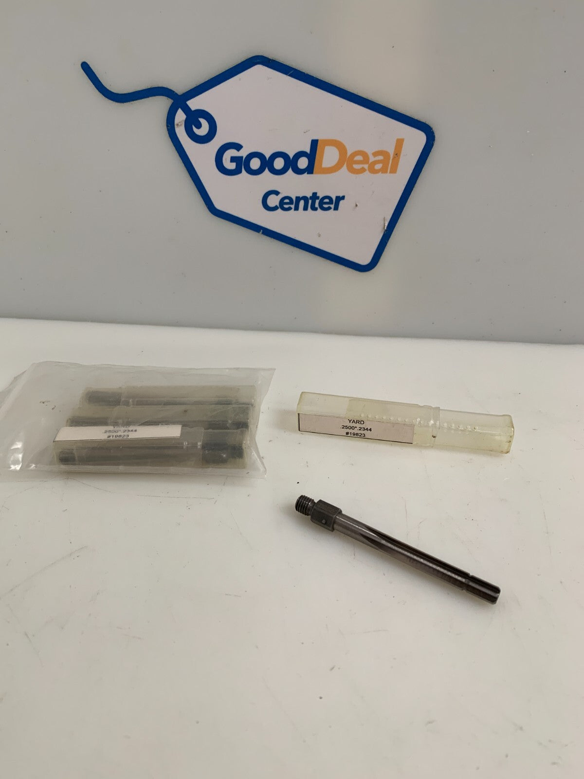 YARDSTORE YARD TREADED SHANK REAMER .2500 X 0.2344 #19823 LOT OF 4 (NEW IN TUBE)