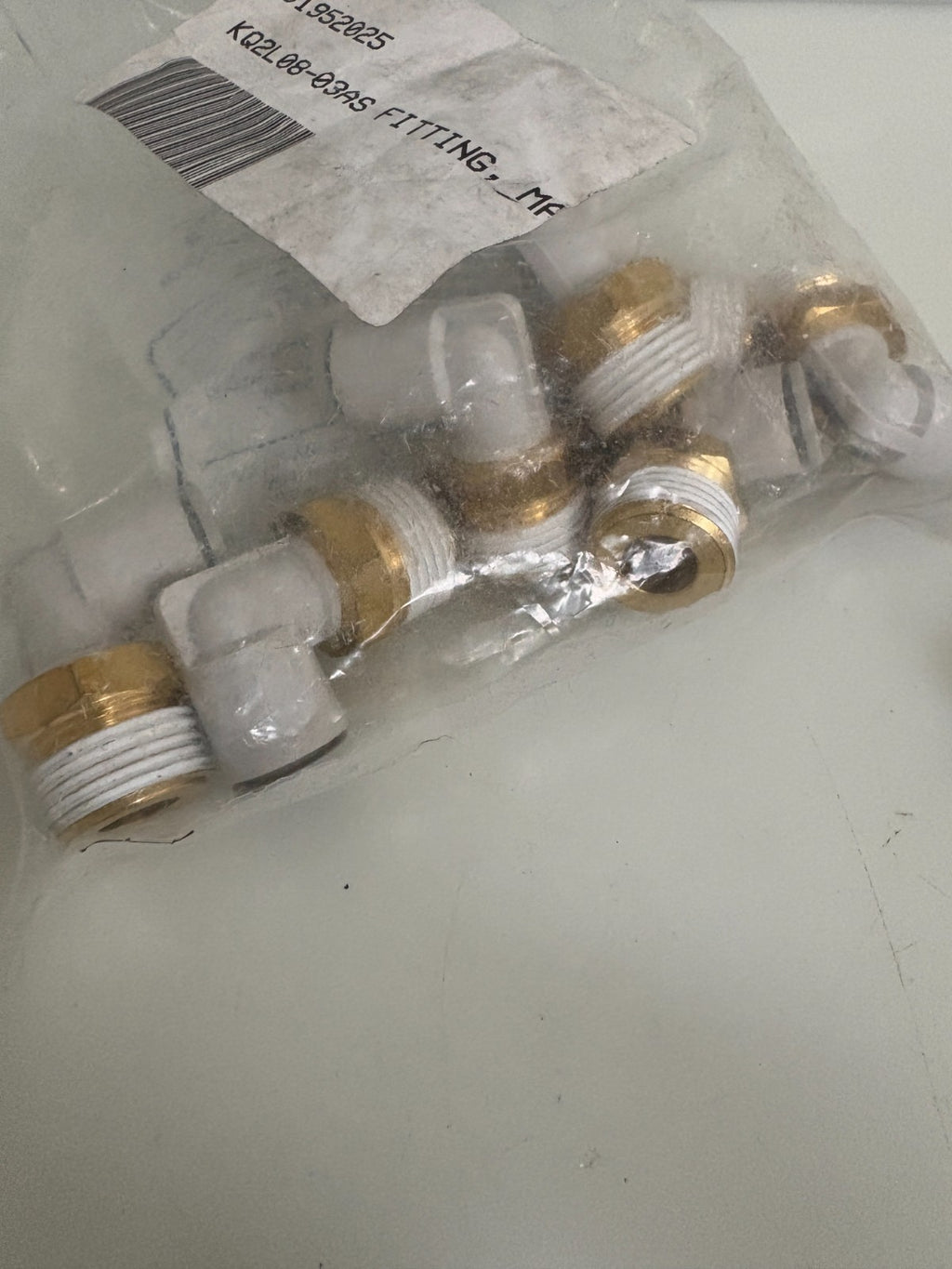 LOT OF 8 SMC FITTING ELBOW TUBE FITTING KQ2L08-03AS2