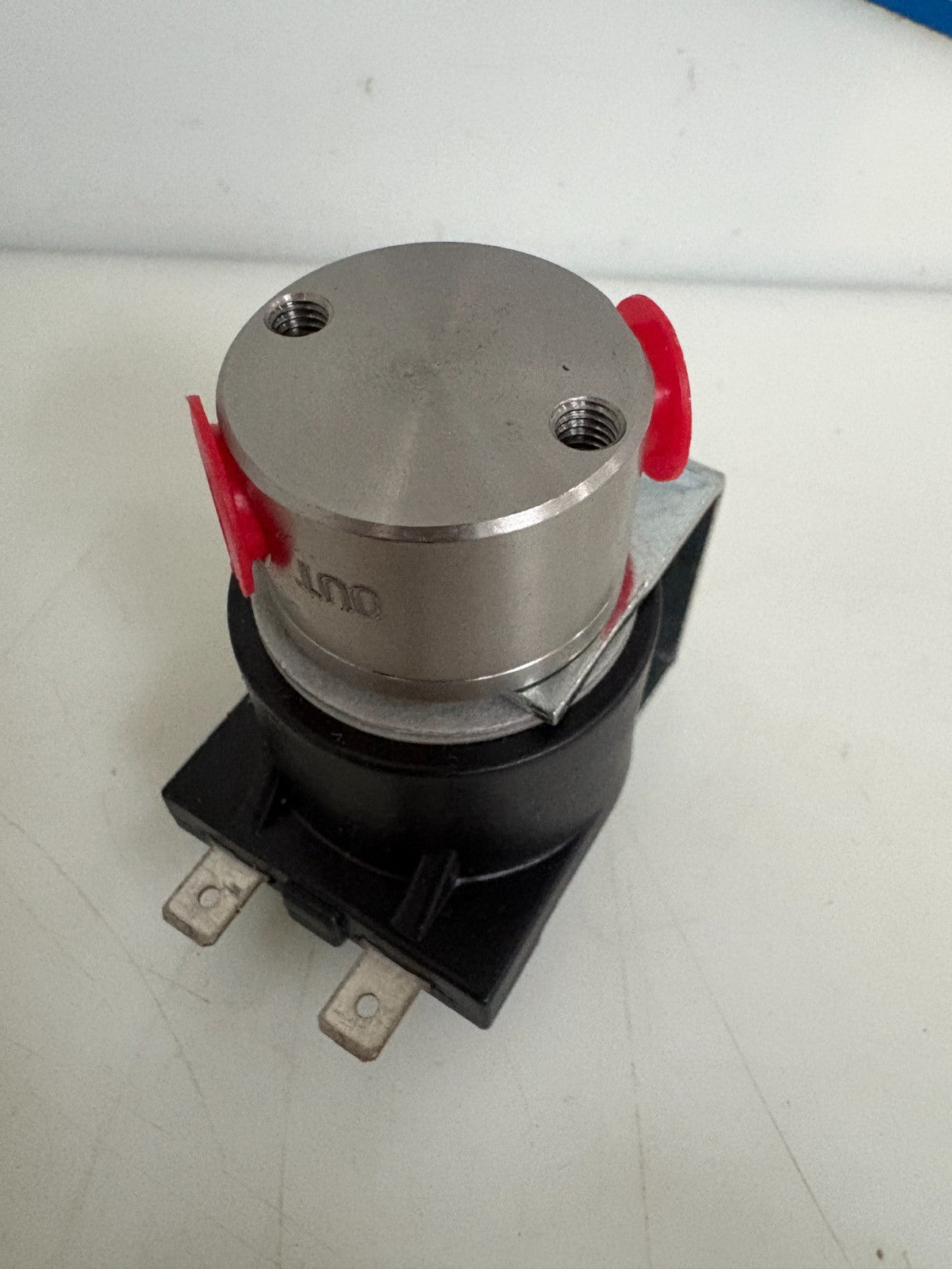 BUNN O MATIC SOLENOID VALVE W/SCREEN 01085.00061