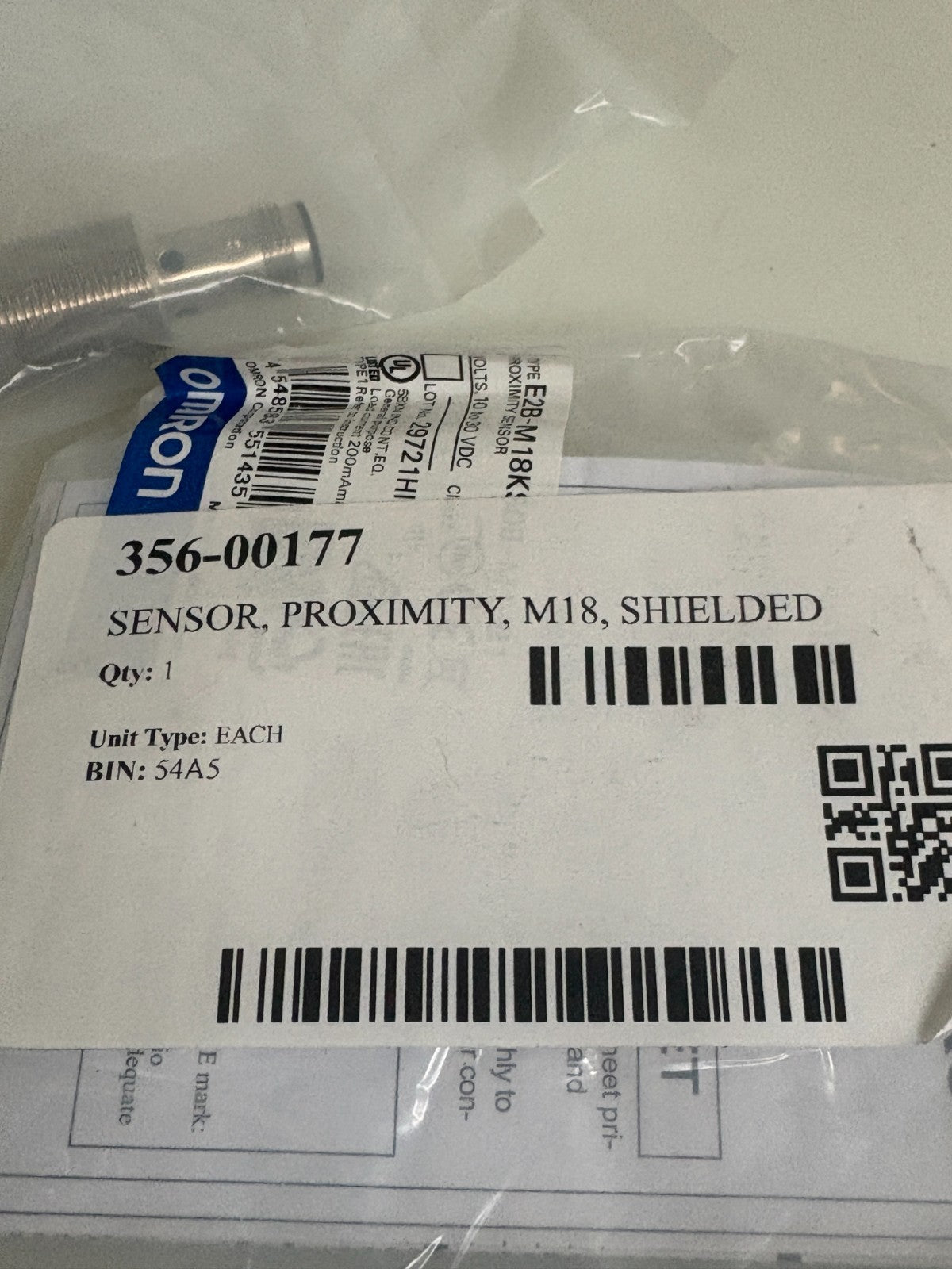 LOT OF 2 OMRON PROXIMITY SENSOR E2B-M18KS08-M1-B12