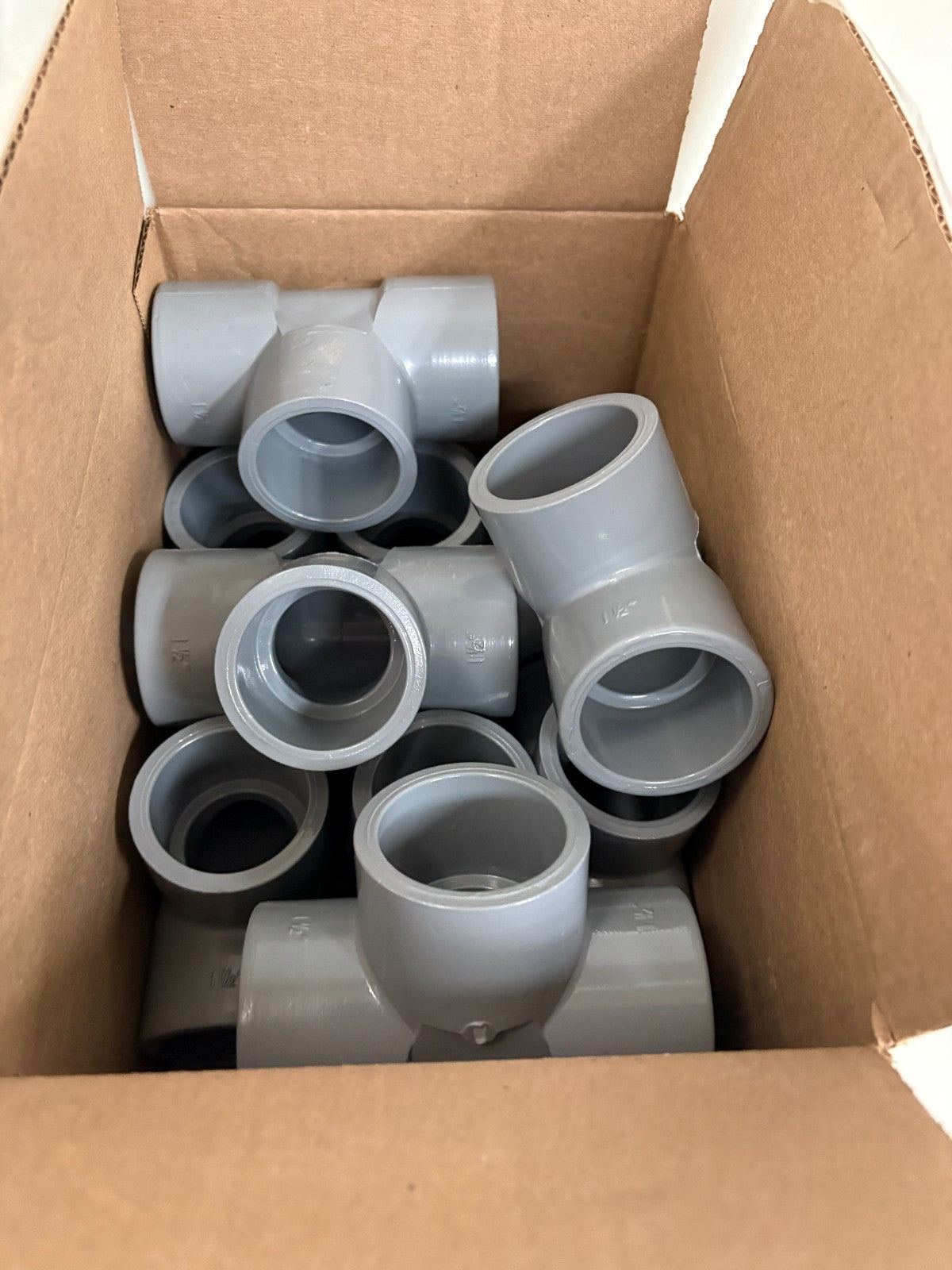 IPEX 1 1/2" TEE PVCC SCH80 SOCXSOCXSOC 059485 BOX OF 102