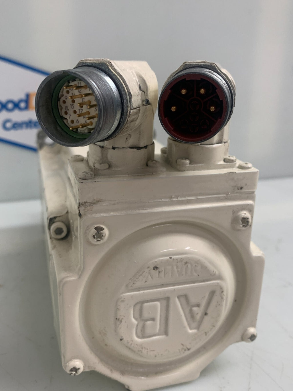 ALLEN-BRADLEY MPF-B330P-SJ22ZZ Brushless Servo Motor