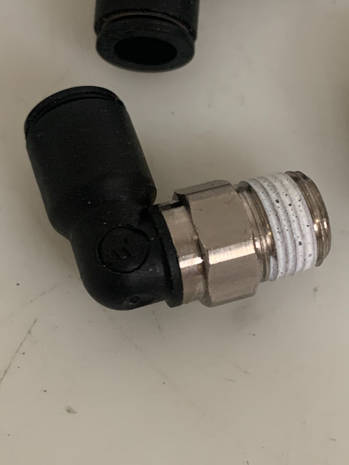 PARKER LEGRIS PUSH TO CONNECT MALE ELBOW 1/4 OD X 1/8 NPT 10 PER BOX
