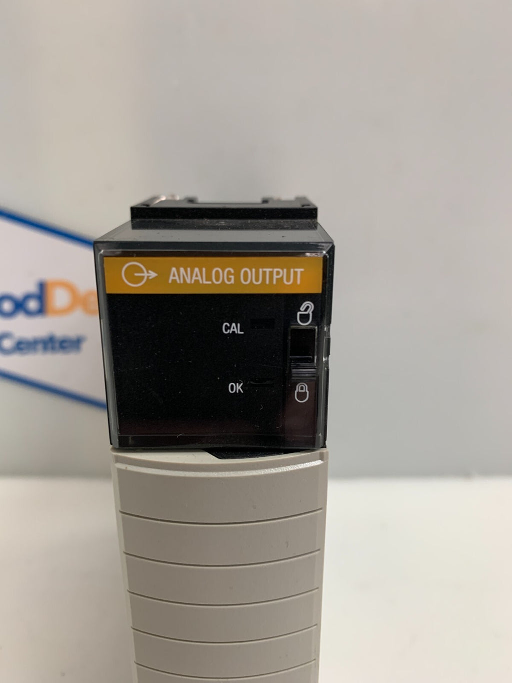ALLEN BRADLEY / Logix   1756-OF6CI/A  PLC Analog Module  M01