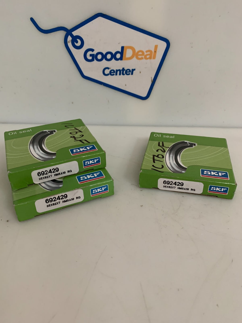 LOT OF 3  SKF OIL SEAL #6924290