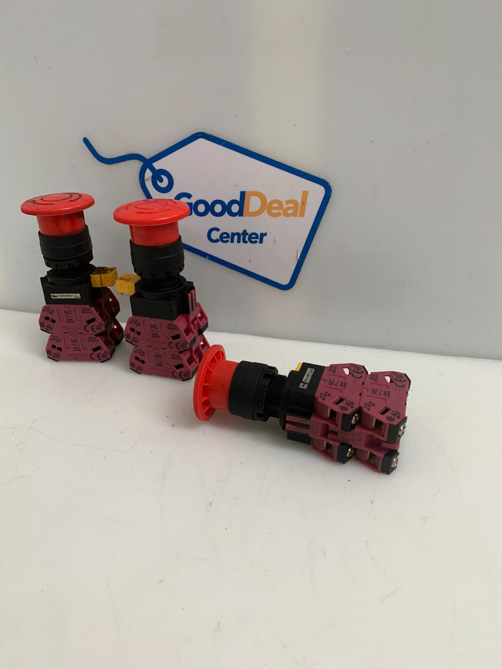 Lot of 3 IDEC HW-CB04 Red Push Twist Stop Button