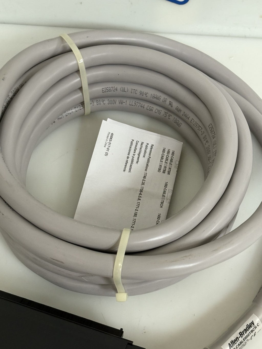 ALLEN BRADLEY I/O MODULE READY CORDSET CABLE 2.5M 1492-CABLE050TBCH C