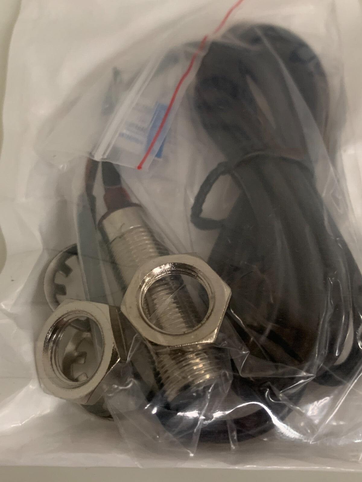 LOT OF 2 HUCHOO PROXIMITY SENSOR CHE12-10NA-HZ10
