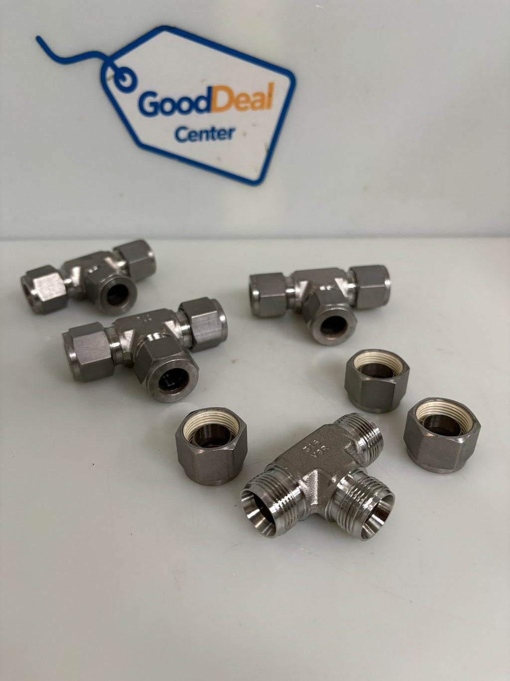 LOT OF 4 SWAGELOK S. STEEL TEE TUBE FITTING 1/2" X 1/2" X 1/2" NPT 316 V9R