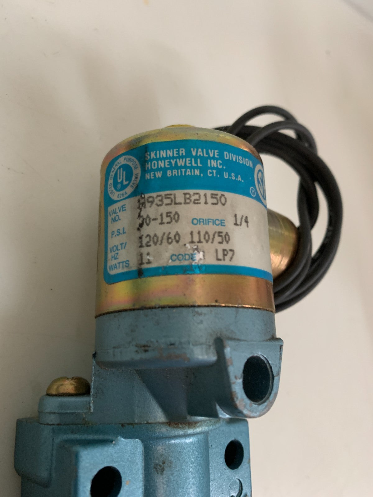 LOT OF 2 SKINNER SOLENOID VALVE H 935LB 2150