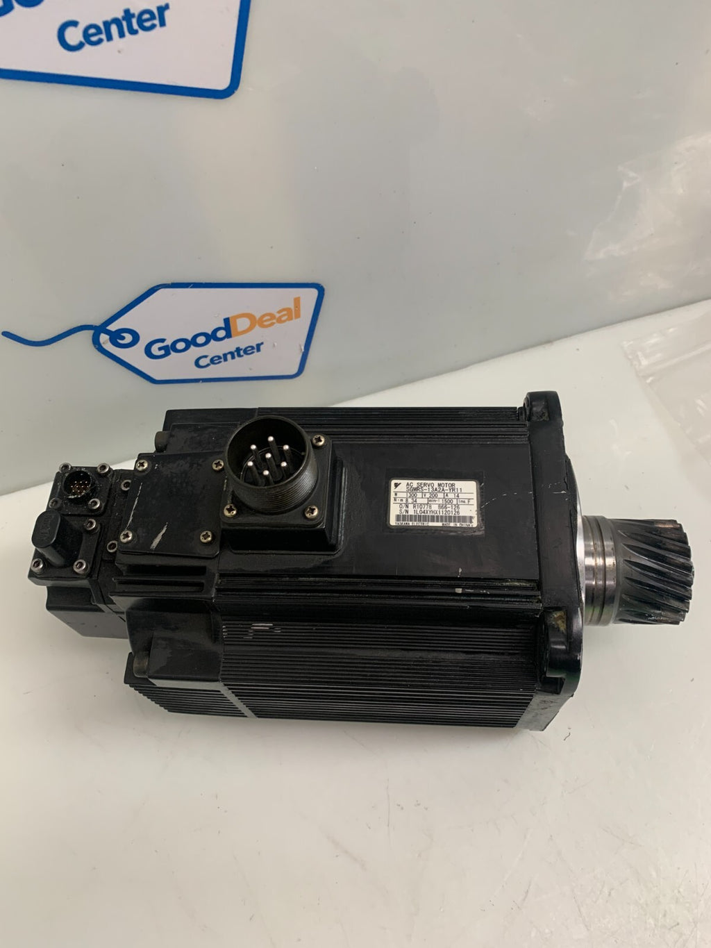 Yaskawa SGMRS-13A2A-YR11 Servo Motor w/ Encoder