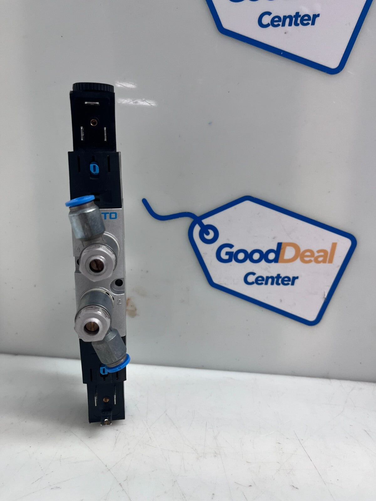FESTO VUVS-L25-P53C-MD-G14-F8 575523 Solenoid Valve  w/2x VACF-B2-12
