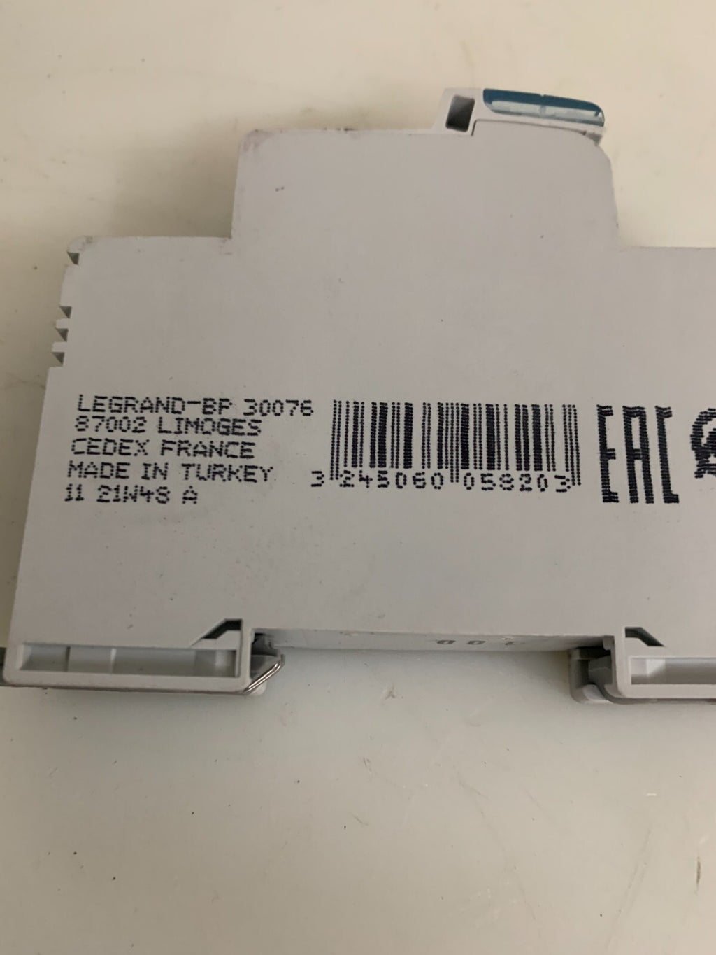 LOT OF 6  LEGRAND FUSE HOLDER 10A 058 20