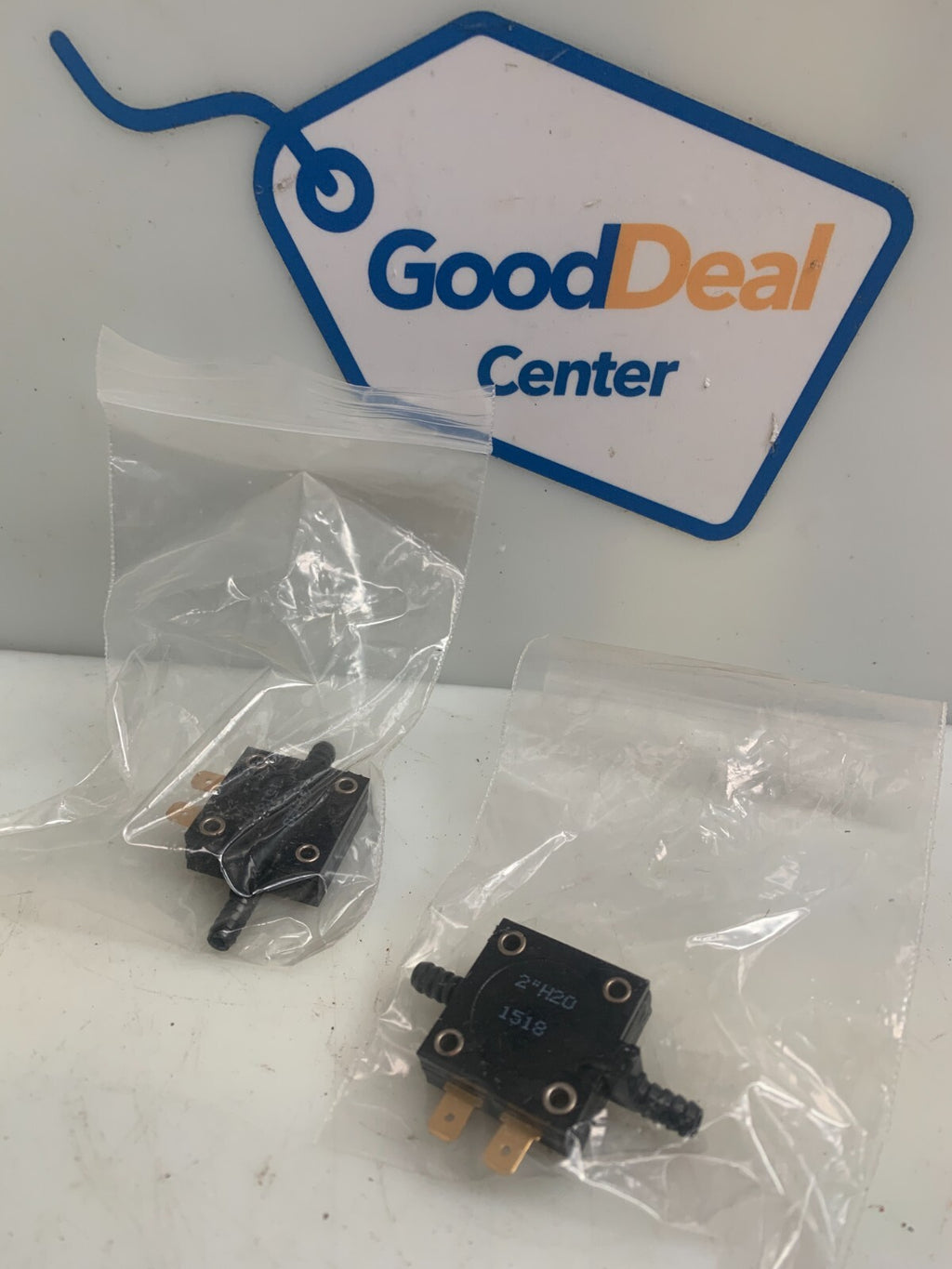 Lot of 2 WORLD MAGNETICS PSF 100A PRESSURE SENSOR SWITCH