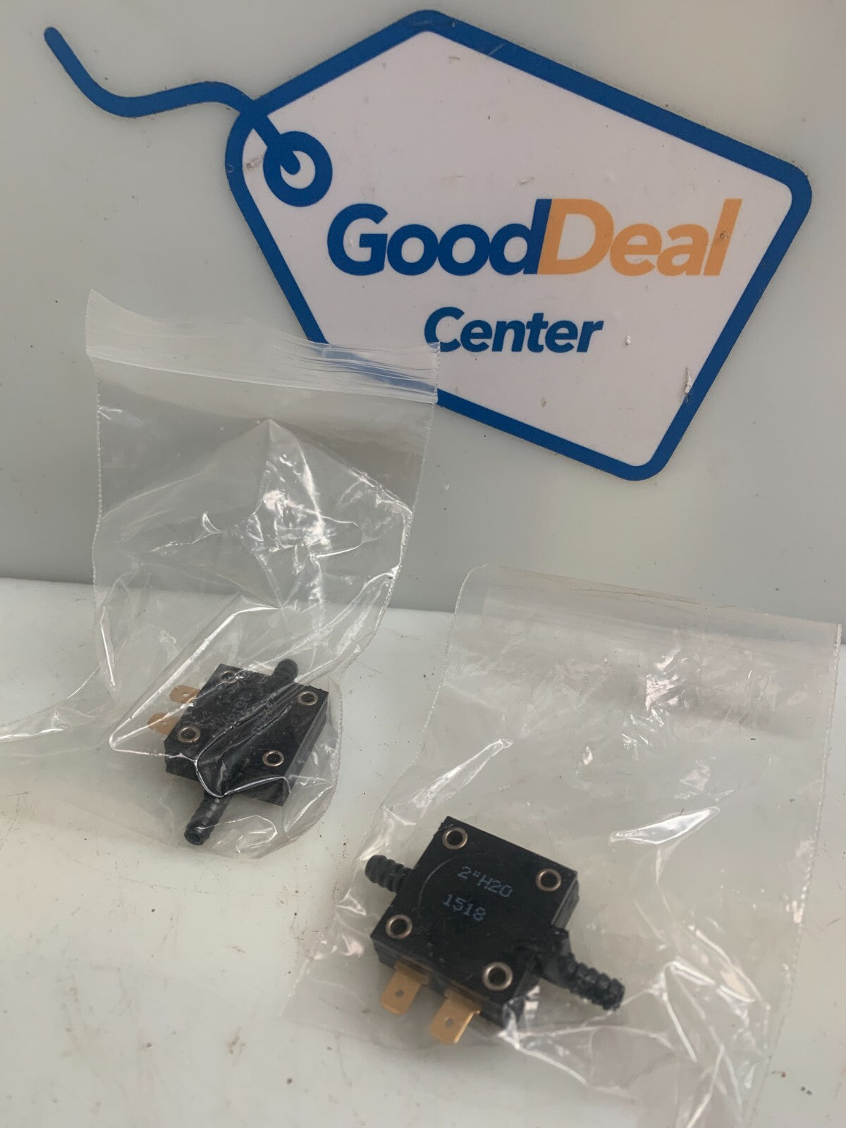 Lot of 2 WORLD MAGNETICS PSF 100A PRESSURE SENSOR SWITCH