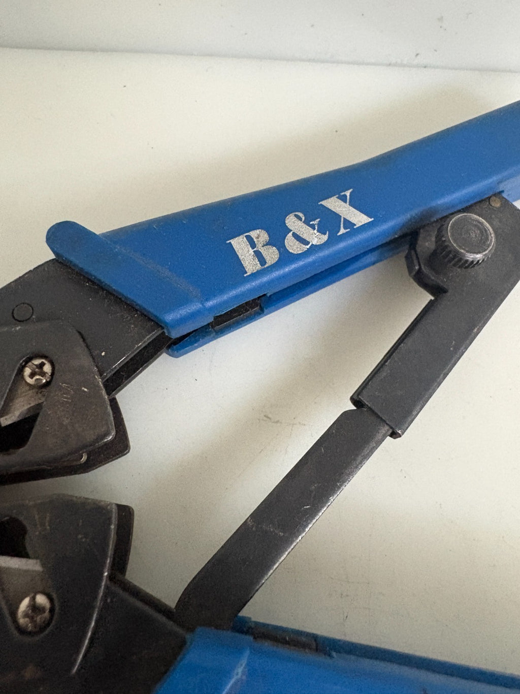 B & X CRIMPING AND WIRE STRIPPING TOOL 1