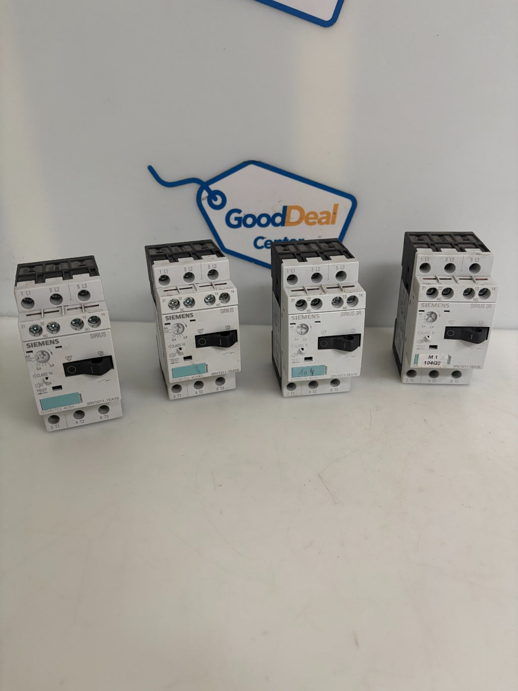 LOT OF 4 SIEMENS MOTOR CIRCUIT BREAKER 3RV1011-1EA10