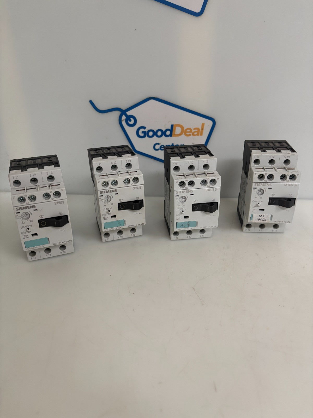 LOT OF 4 SIEMENS MOTOR CIRCUIT BREAKER 3RV1011-1EA10